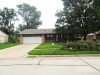 Building Photo - 616 Ramblin Oaks Dr