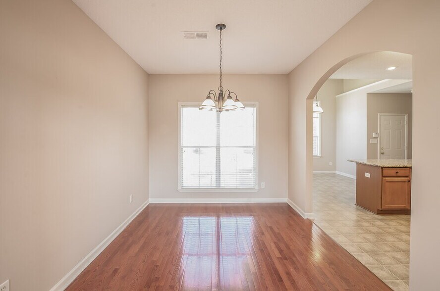Building Photo - 1132 Hoska Cove