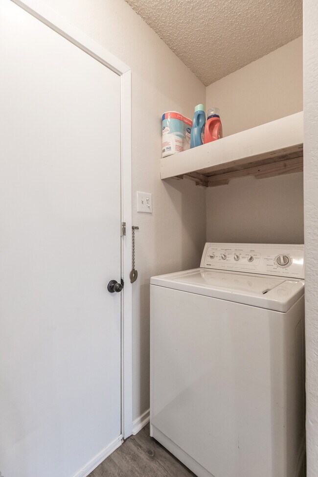 Building Photo - 5457 Blue Quail Dr