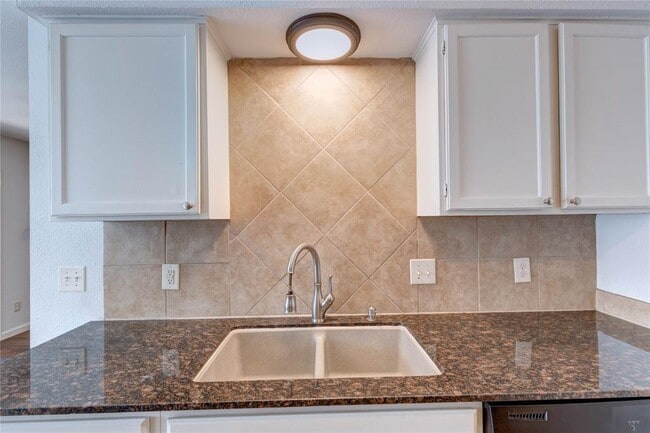 Building Photo - 2705 Nordham Dr