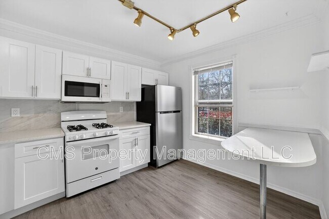 Building Photo - 1803 Poplar Ct