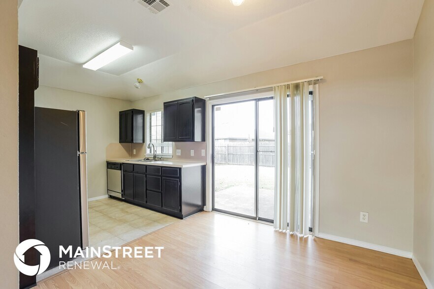 Building Photo - 1413 Buena Vista Cir