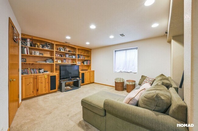 Building Photo - Stunning 4BR House in Fort Collins