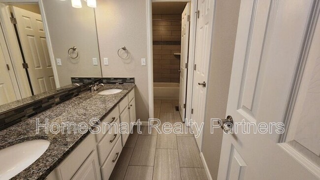 Building Photo - 3658 Claycomb Ln