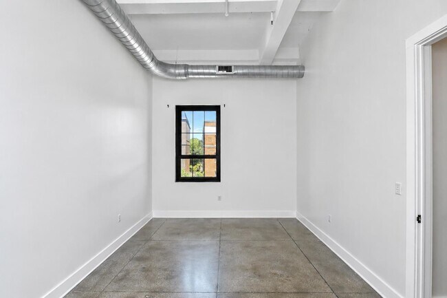 Building Photo - 325 Palisade Ave