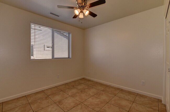 Building Photo - 3013 N Corrine Dr