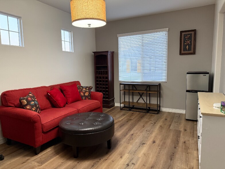 Building Photo - 7847 Hazelnut Dr