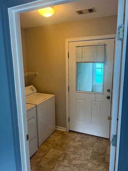 Building Photo - Single Family Home North Dean Area