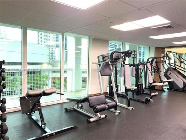 Building Photo - 31 SE 5th St