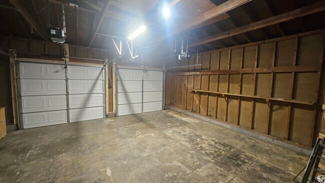 Building Photo - 4600 Mountain Rd NE
