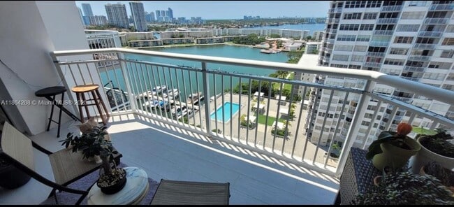 Building Photo - 18071 Biscayne Blvd