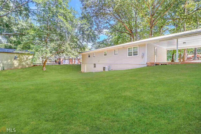 Building Photo - 8775 Lee Rd