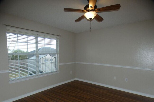 Building Photo - 4766 Thousand Oaks Blvd