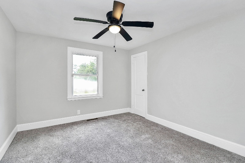 Building Photo - 5726 Oak Dr