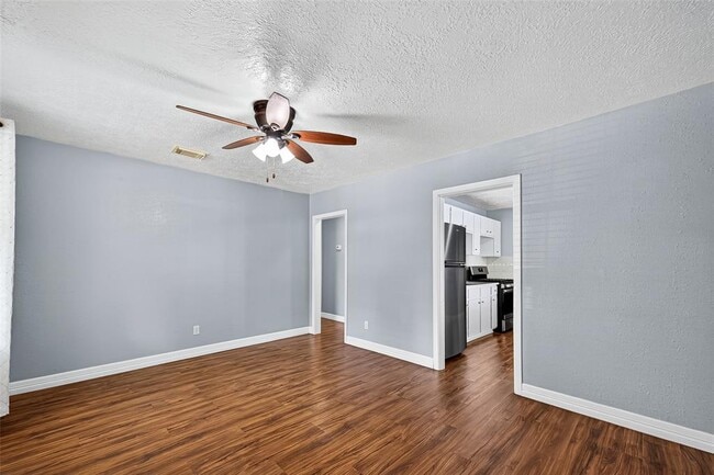Building Photo - 5012 Ratama St