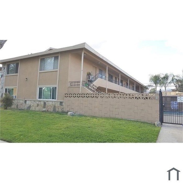 Building Photo - 811 Orchid Ct