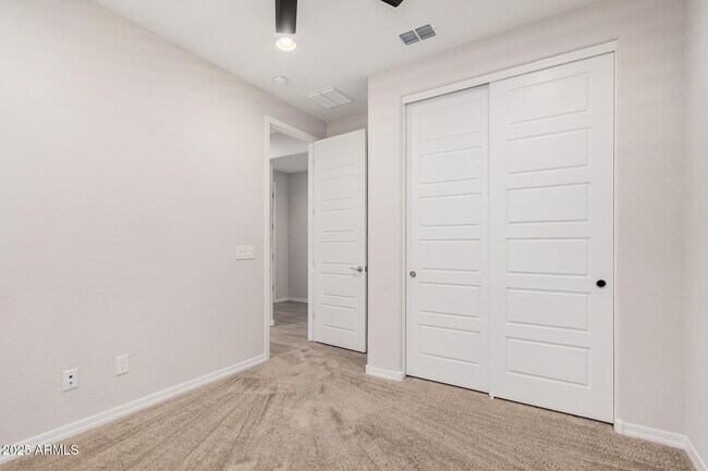 Building Photo - 8828 W Palo Verde Dr