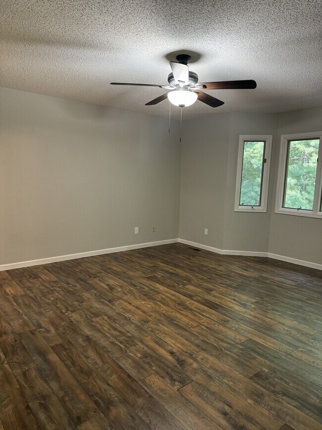 Building Photo - 310 Paoli Trce