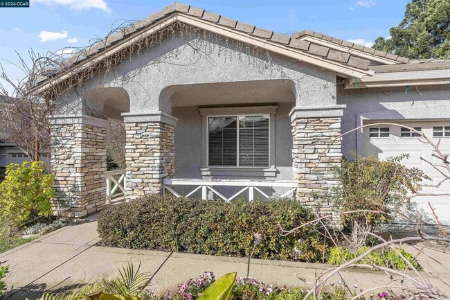 Building Photo - 350 Caroni St