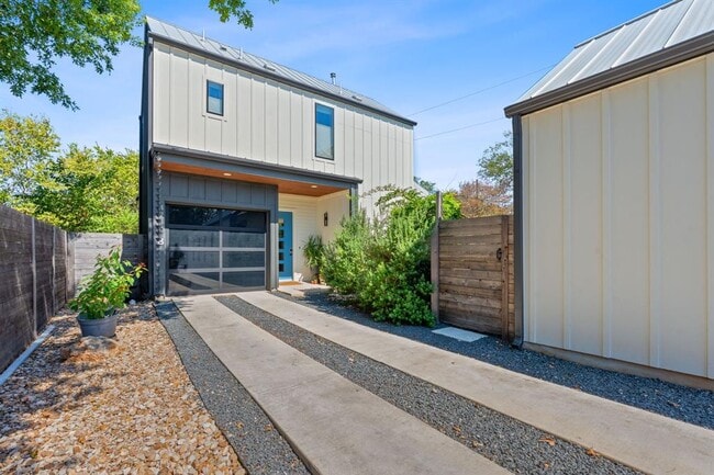 Building Photo - 4710 Mt Vernon Dr