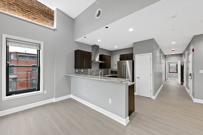 Building Photo - 560 Madison Ave