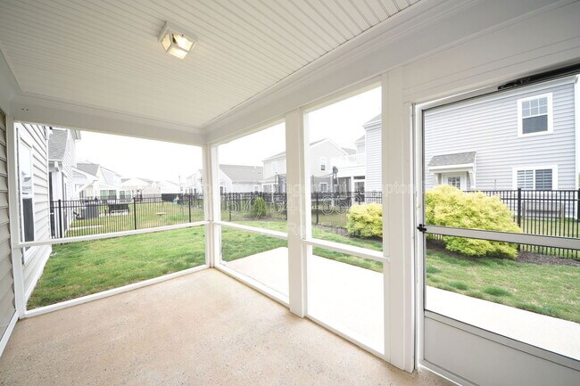 Building Photo - 126 Peck Ln