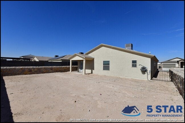 Building Photo - 13744 Flora Vista Ave