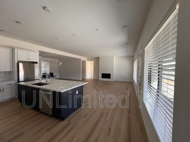 Building Photo - 5705 E Cannon Pl