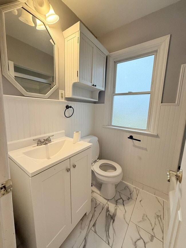 Building Photo - 3 bd 2 bath Ranch in Willoughby