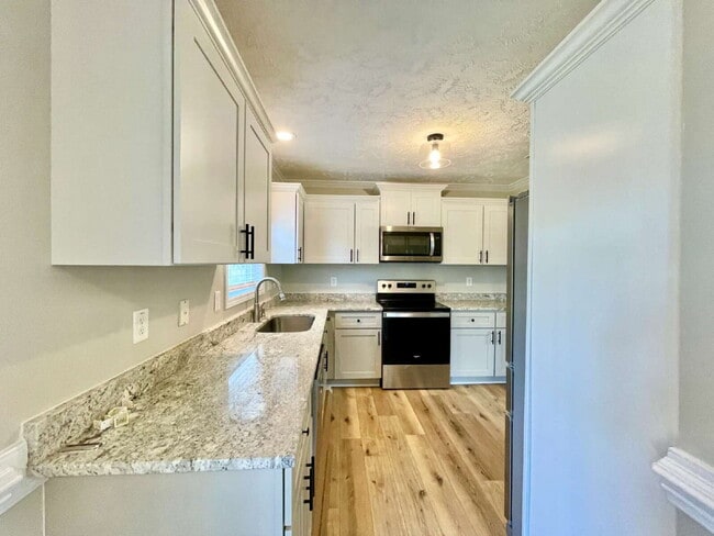 Building Photo - 3-Bed, 2-Bath Nest With Bonus Room In Faye...