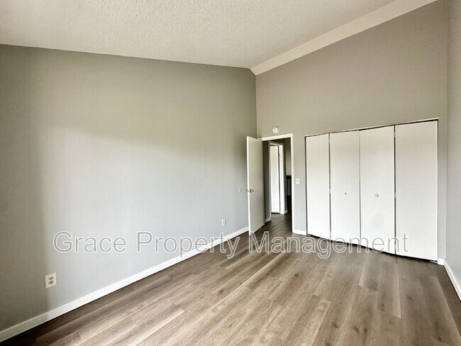 Building Photo - 15670 E Mexico Ave