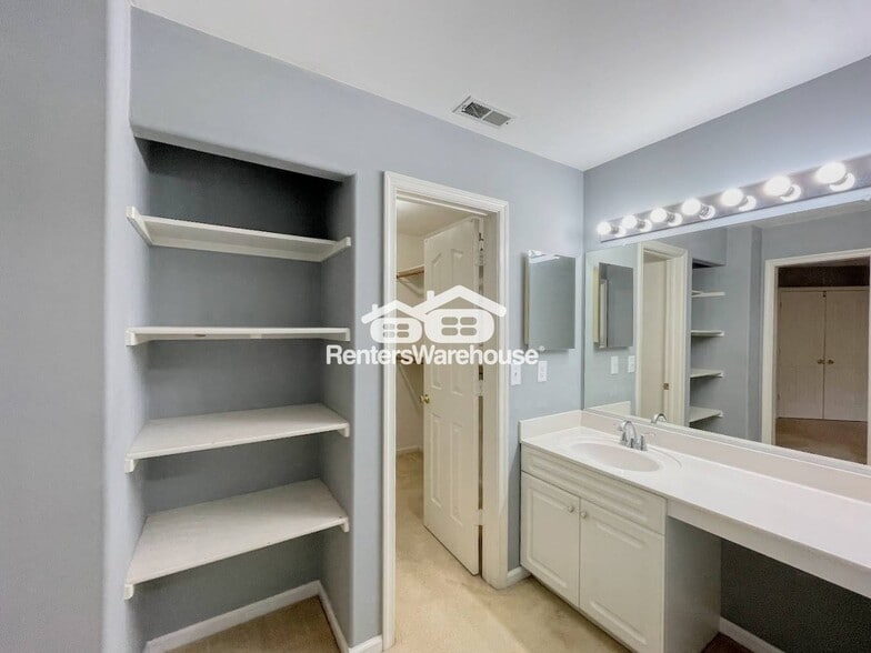 Building Photo - 171 Graystone Trce
