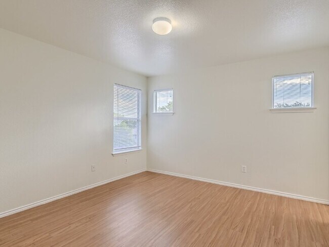 Building Photo - 13913 Harris Ridge Blvd