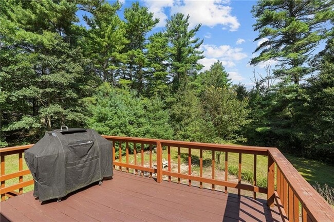 Building Photo - 125 Lewis Farm Rd