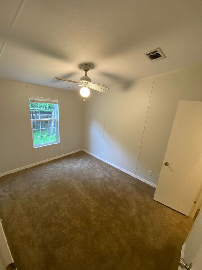Building Photo - 3x2 Home with Great Schools!