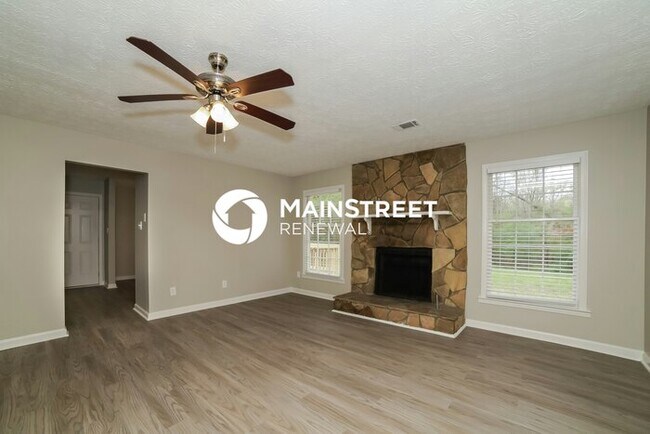 Building Photo - 3 Bedroom Pet-Friendly Home in Stockbridge...