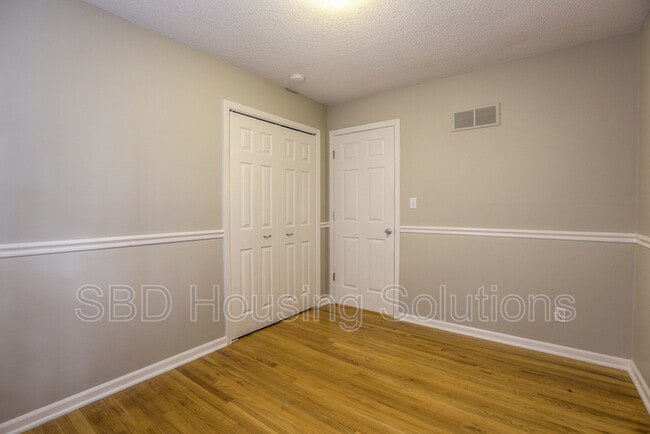 Building Photo - 6720 E 134th St