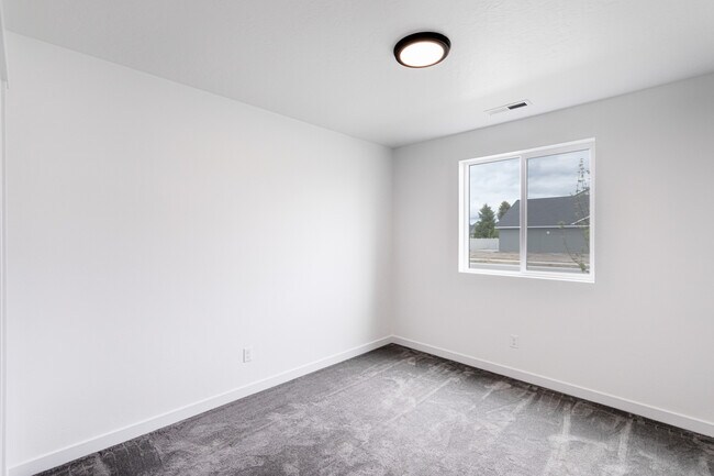 Building Photo - 3069 S Trafori Ave