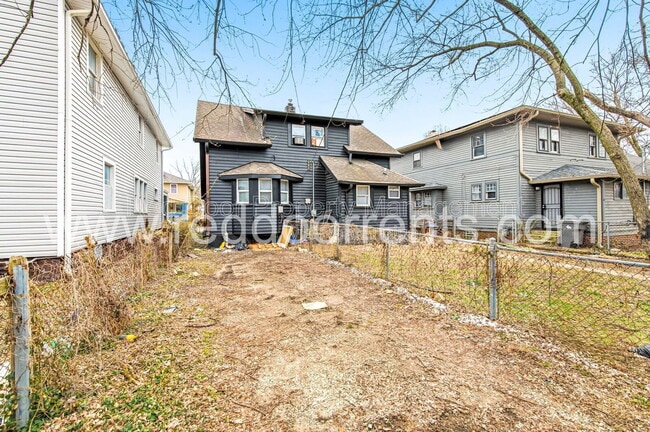 Building Photo - 408 N Oakland Ave