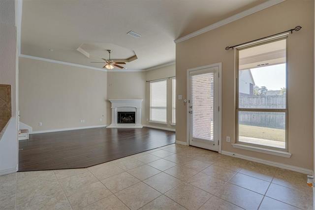 Building Photo - 2812 Frontier Dr