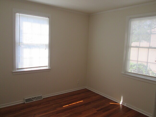 Building Photo - Three Beds, One Bath in Highland Springs. ...
