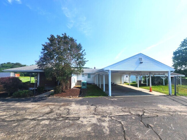 Building Photo - 30317 Marva Rd