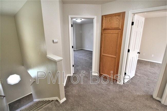 Building Photo - 625 W Idaho Ave