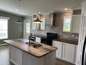 Building Photo - 3150 NE 36th Ave