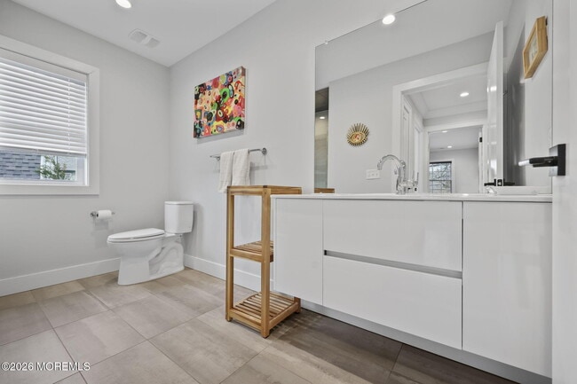 Building Photo - 28 Rector Pl