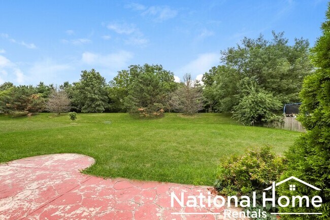 Building Photo - Gorgeous Home in Plano, Illinois!