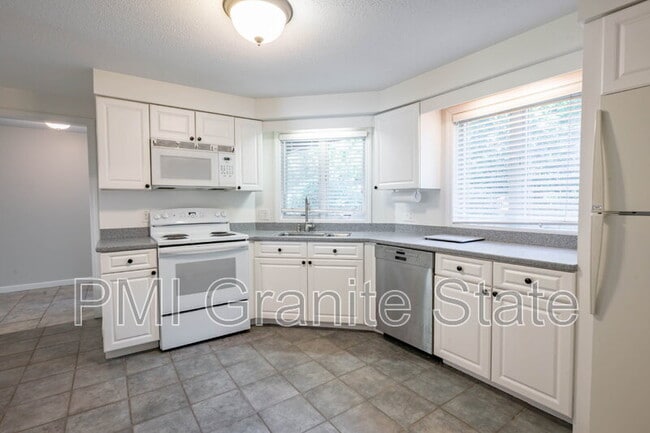 Building Photo - 44 Walden Pond Dr