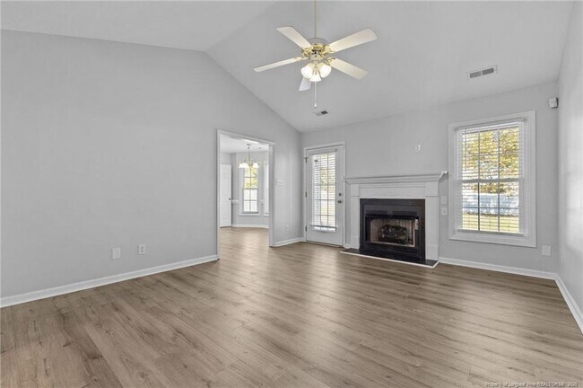 Building Photo - 7780 Buttonwood Ave