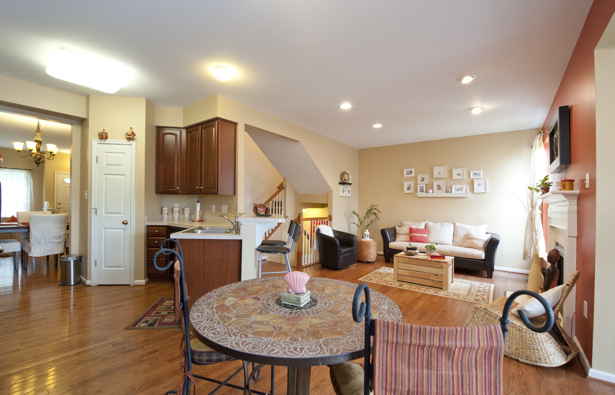 Breakfast Area - 78 N Savanna Dr