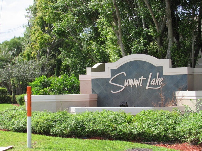 Building Photo - 996 Summit Lake Dr